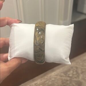 Elegant Brown Accent Bangle